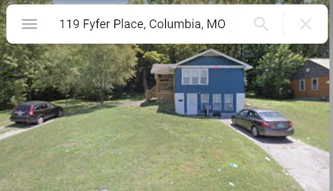 large yard w/ firepit behind trees (not pictured) - 119 Fyfer Pl