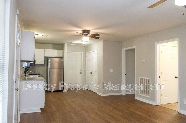 Foto del edificio - 4305 Cain Ave