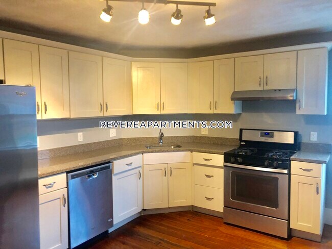 Building Photo - 1535 North Shore Road, Unit 3