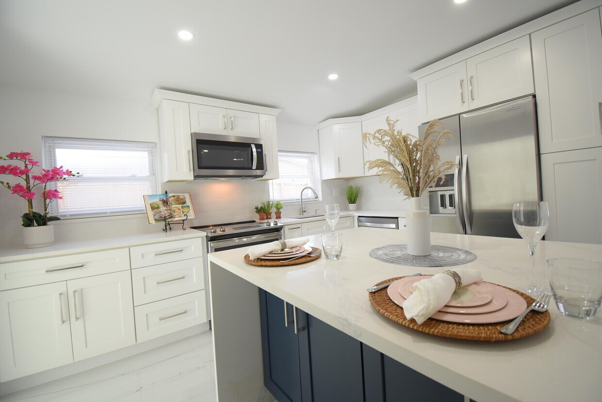 Foto principal - 3541 NW 37th Ave
