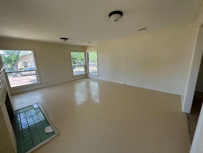 Foto del edificio - 3100 Pine Ave