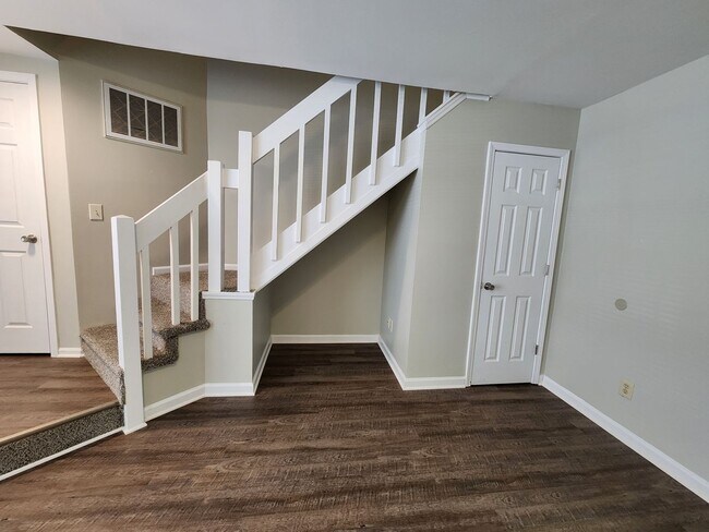 Foto del edificio - 6360 Windsor Gate Ln