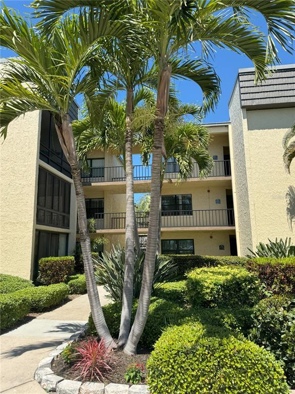 Foto del edificio - 14130 Rosemary Ln
