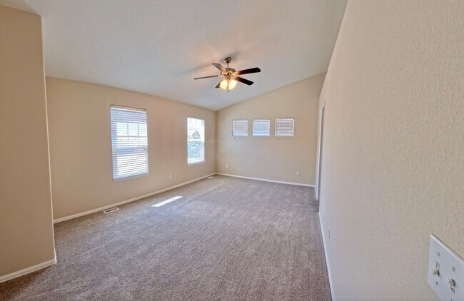 Foto del edificio - 3408 Kingfisher Nest Grove