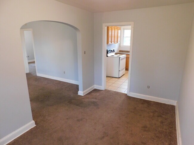 Dining Room - 340 S Chester Pike