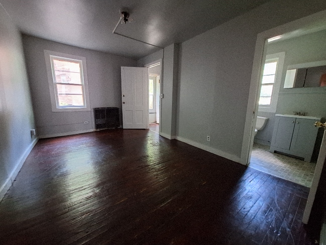 Building Photo - 87 W Pierpont St