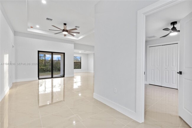 Building Photo - 456 Mercedes Ct