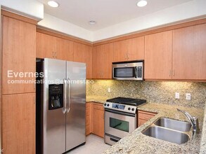 Building Photo - 1101 S Main St