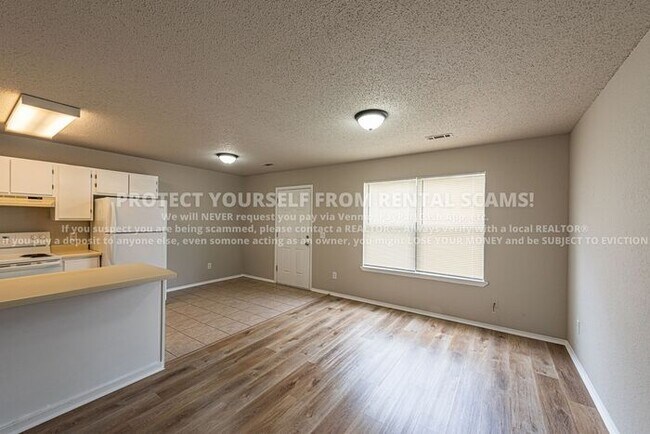 Foto del edificio - 686 W Martha Dr