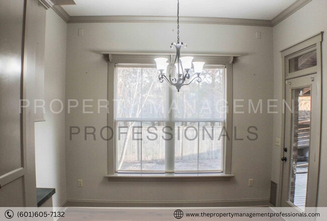 Foto del edificio - A custom beauty in a gated subdivision!