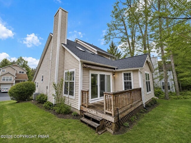 Building Photo - 212 Hawthorne Village Ct