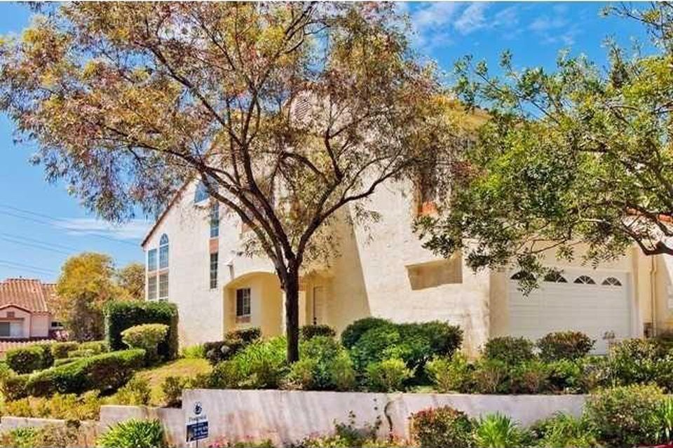 Foto principal - Large Carlsbad Townhouse, 2 Primary Bedroo...