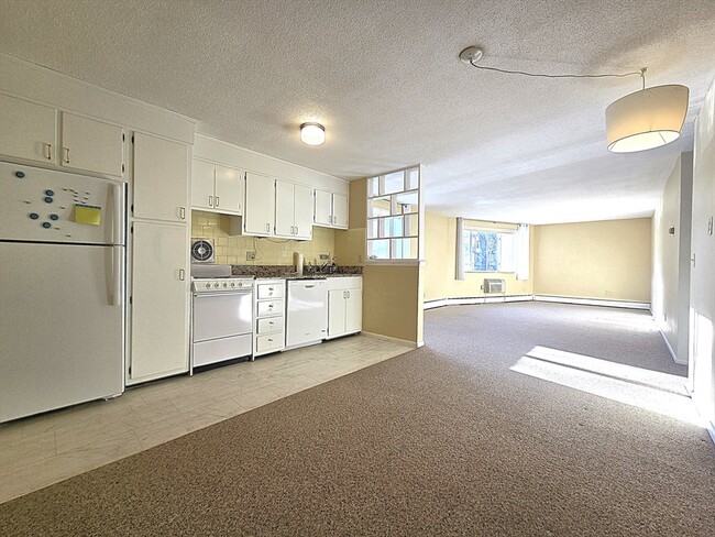 Building Photo - 50 Green St