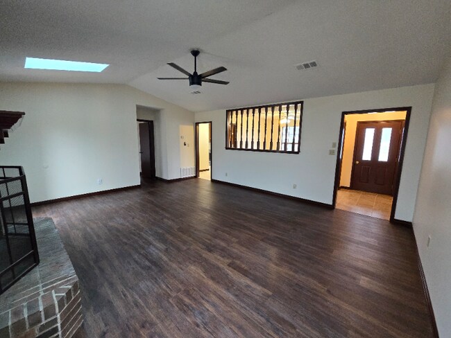 Foto del edificio - 199 Lakeside Ln