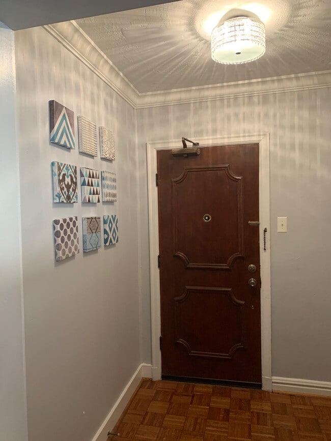 7544 York Dr Unit 2E, Clayton, MO 63105 Condo for Rent in Clayton, MO