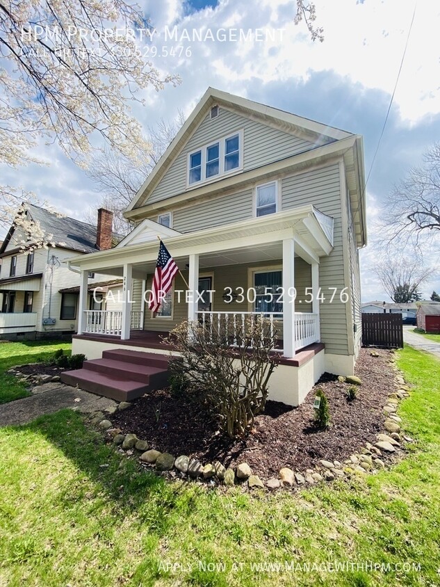 Primary Photo - Welcome to 246 W Maple in Historic Downtow...