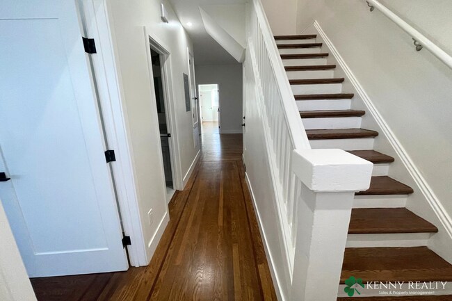 Foto del edificio - Beautifully Remodeled 4 Bedroom Home | Ing...