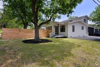 Building Photo - 1719 Aggie Ln