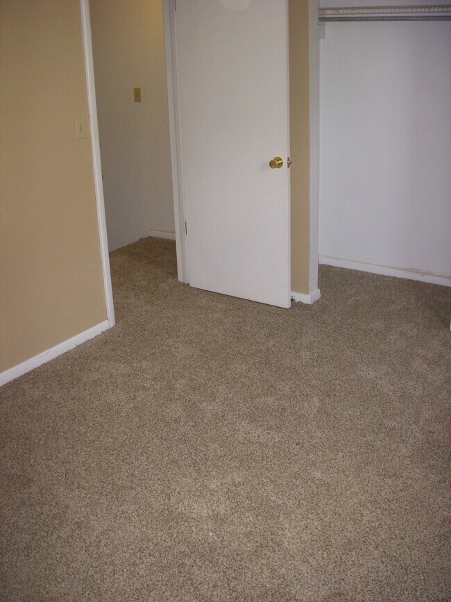 Foto del edificio - 2104 Emerson Ave