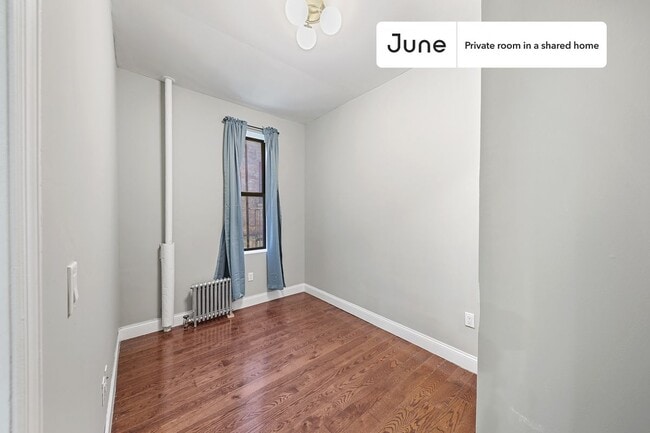 Building Photo - Private bedroom in 4 bed/1.5 bath Home