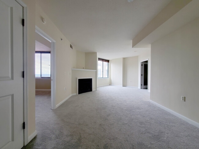 Building Photo - 851 N Glebe Rd