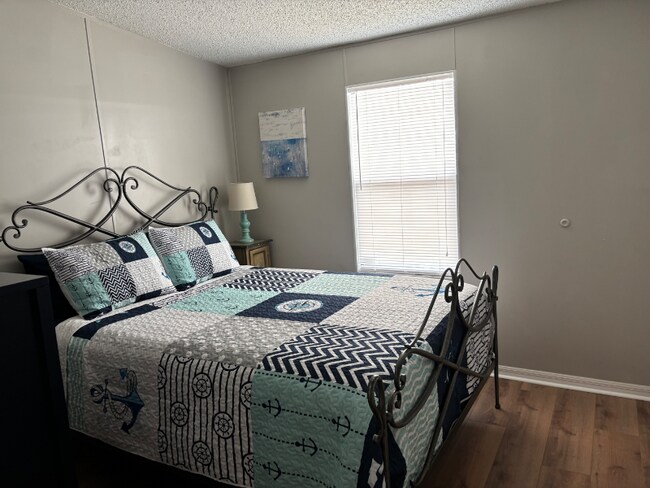 Foto del edificio - 29200 S Jones Loop Rd