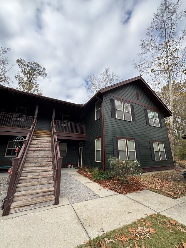 Primary Photo - 5565 Colonial Chatsworth Cir