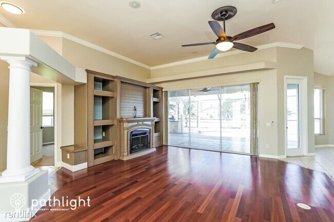 Building Photo - 3 br, 2.5 bath House - 1236 SW 4th Ct UNIT