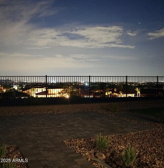 Foto del edificio - 13445 W Copper Leaf Ln
