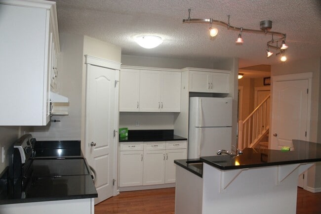 Building Photo - 2510 Rabbit Hill Rd NW