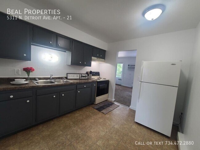 Foto del edificio - 5311 N Detroit Ave