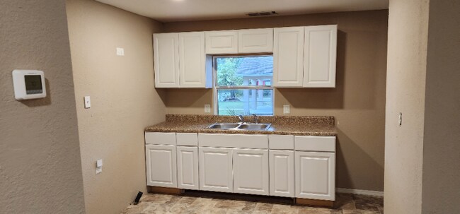 Foto del edificio - 623 Adams St