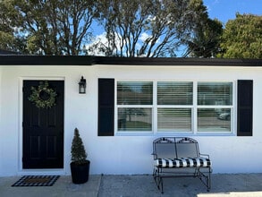 Building Photo - 9147 Reed Dr