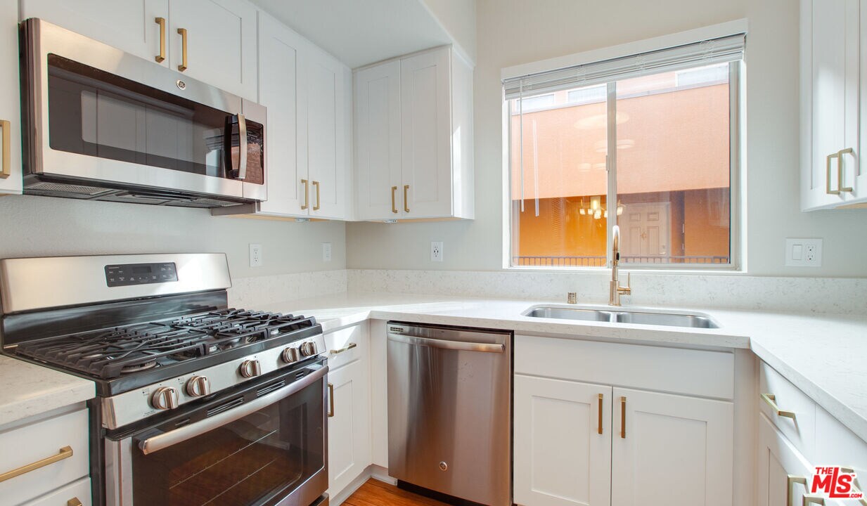 348 Hauser Blvd Unit 4405, Los Angeles, CA 90036 Apartment for Rent in Los Angeles, CA