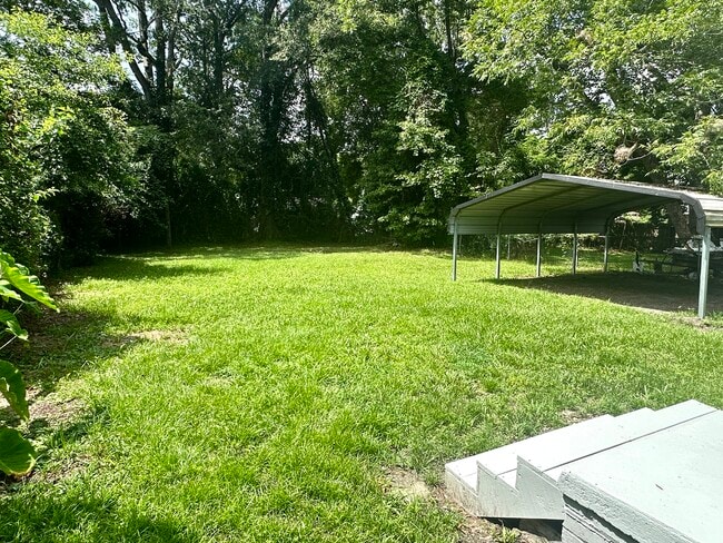 Building Photo - 1107 Colonial Ave