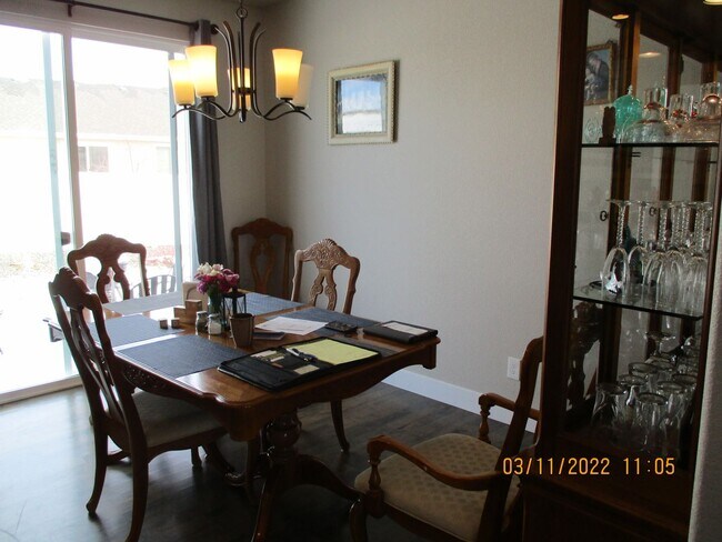 Building Photo - Spacious, Pet Friendly 3-Bedroom Townhome ...
