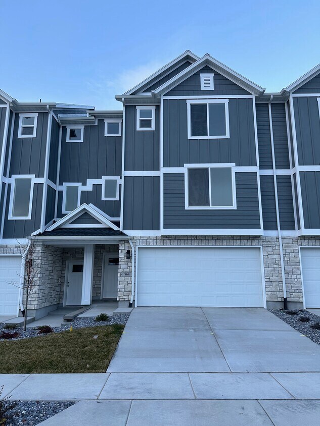 Front Entry - 964 W Shadow Brook Ln
