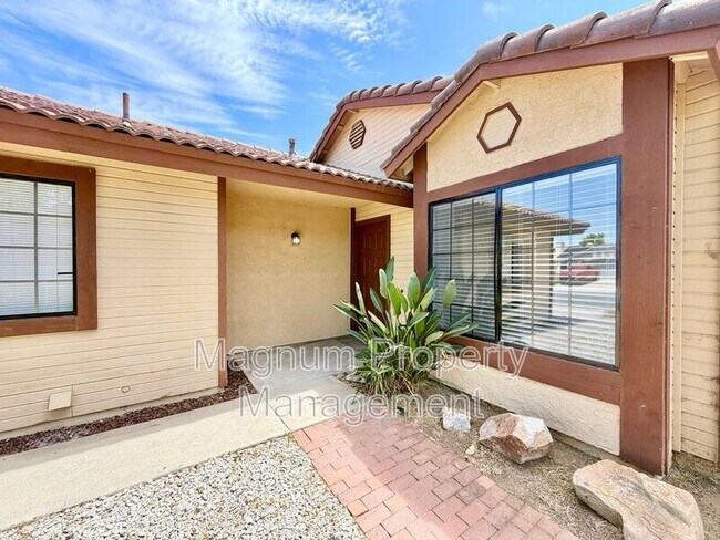 Foto del edificio - 29677 Woodlands Ave