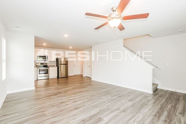 Foto del edificio - HOME FOR RENT!!