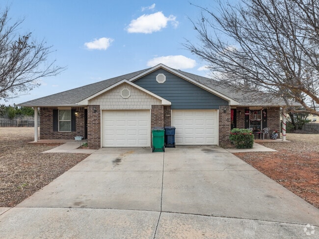 Building Photo - Cross Creek Landing 62+