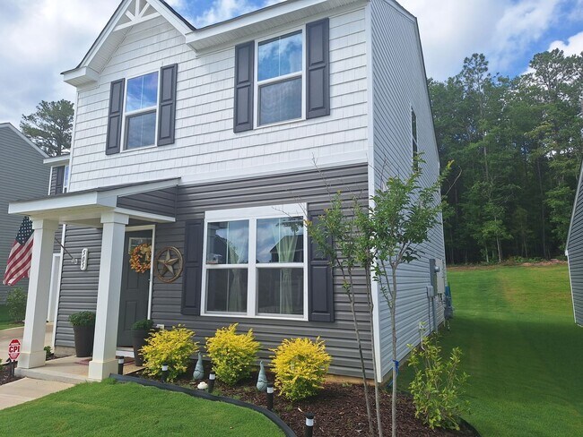 Building Photo - Outstanding Four Bedroom Home Less Than 10...