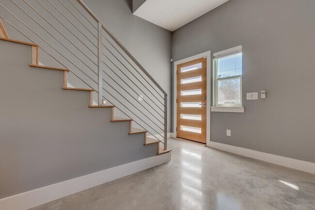 Foto del edificio - 1208 E St Johns Ave
