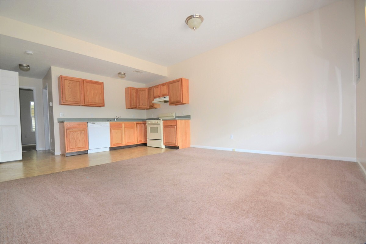Primary Photo - 490 Spicer Street
