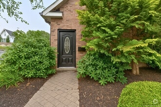Building Photo - 35 Paddock Ln