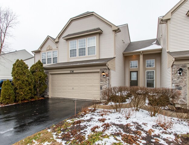 Foto principal - 136 W Chatham Ln