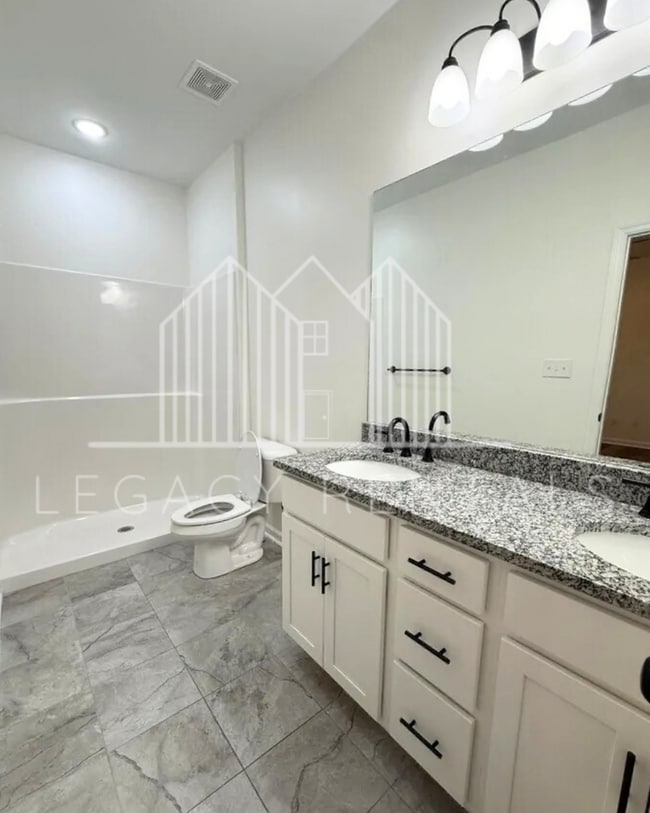 Building Photo - 307 W Blair Ave