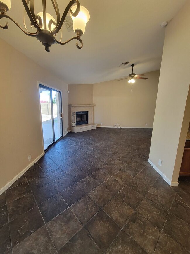 Foto del edificio - Nice 3 Bedroom Home, NO HOA, RV Gate and P...