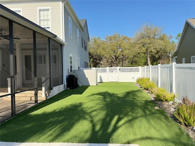 Foto del edificio - 1328 Celebration Ave