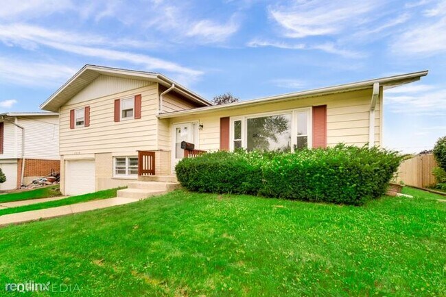 Building Photo - 4 br, 2 bath House - 6048 Rob Roy Dr