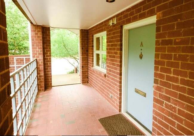 Front door - 407 McCauley St